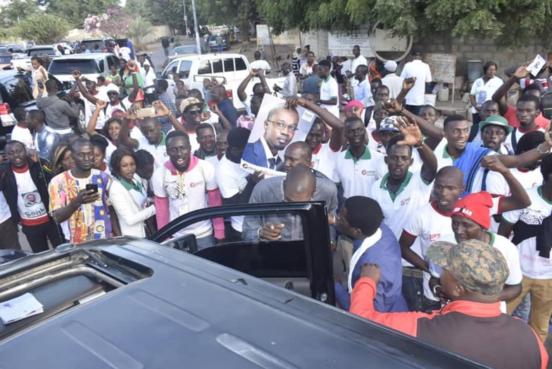 Sonko à Ziguinchor : Grosse effervescence dans le Sud ( photos) Sonko à Ziguinchor : Grosse effervescence dans le Sud ( photos)