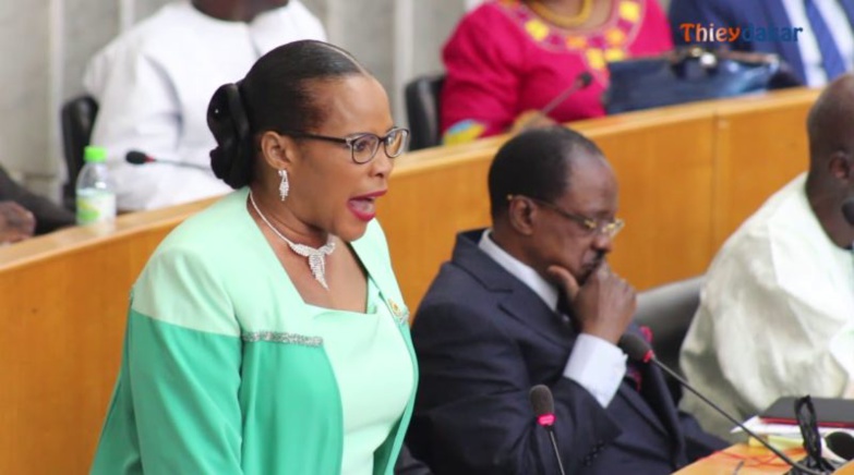 Mame Diarra Fam aux députés : "Sonko est en mission. Laissez-le tranquille" ( vidéo)