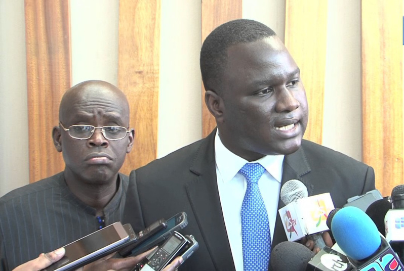 Arrestations tous azimuts de ses militants: Le Rewmi dénonce un acharnement et met en garde Macky Sall Arrestations tous azimuts de ses militants: Le Rewmi dénonce un acharnement et met en garde Macky Sall