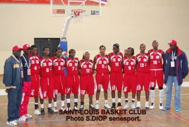 Saint-Louis Basket Club bat la Jeanne d'Arc et remporte la coupe du Sénégal.