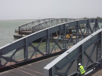[ PHOTOS] Changement de la dernière travée du pont Faidherbe de Saint-Louis