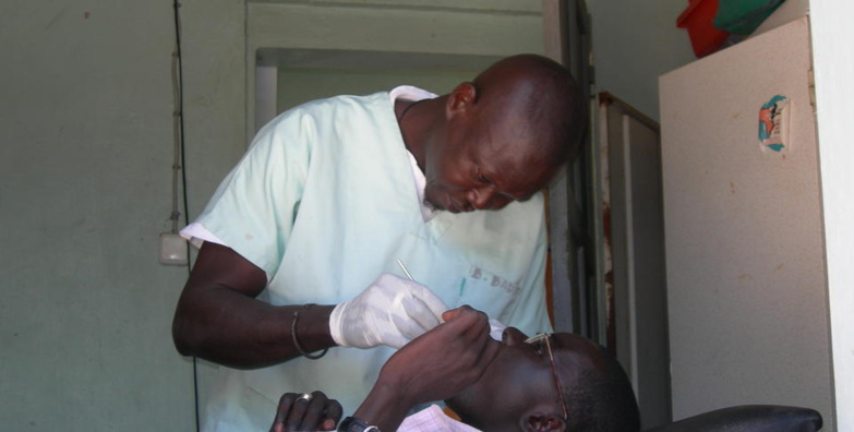 "Un manque criard" de chirurgiens-dentistes au Sénégal