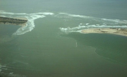 Atelier de partage sur l'évolution de la brèche: Comment protéger Saint-louis contre les inondations Atelier de partage sur l'évolution de la brèche: Comment protéger Saint-louis contre les inondations