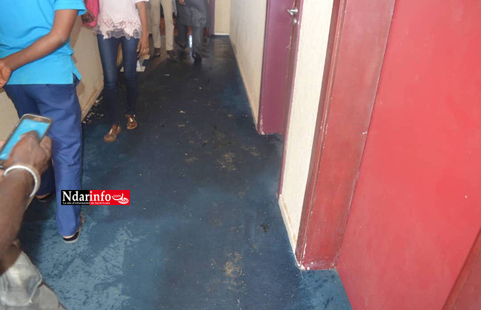 UGB – Le bureau du recteur vandalisé. Du caca versé partout … (vidéo)