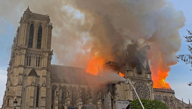 Paris : La cathédrale Notre-Dame ravagée par un terrible incendie Paris : La cathédrale Notre-Dame ravagée par un terrible incendie