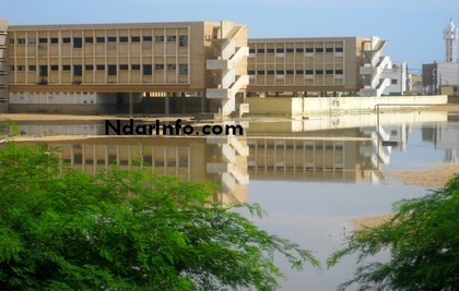 [ PHOTOS ] Le lycée Charles De Gaulle sous les eaux à quelques jours de l'ouverture des classes