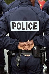 Menaces de mort et injures: Le policier Moussayib Diallo terrorise sa famille Menaces de mort et injures: Le policier Moussayib Diallo terrorise sa famille