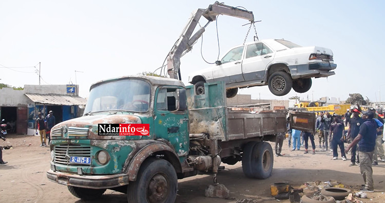 Désencombrement de la voie publique : La Mairie engage la bataille (vidéo) Désencombrement de la voie publique : La Mairie engage la bataille (vidéo)