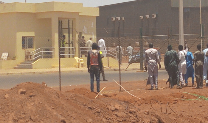 Arrivée de la dépouille de Cheikh Béthio Thioune : Les « Thiantacones » prennent d’assaut l’AIBD (Photos)
