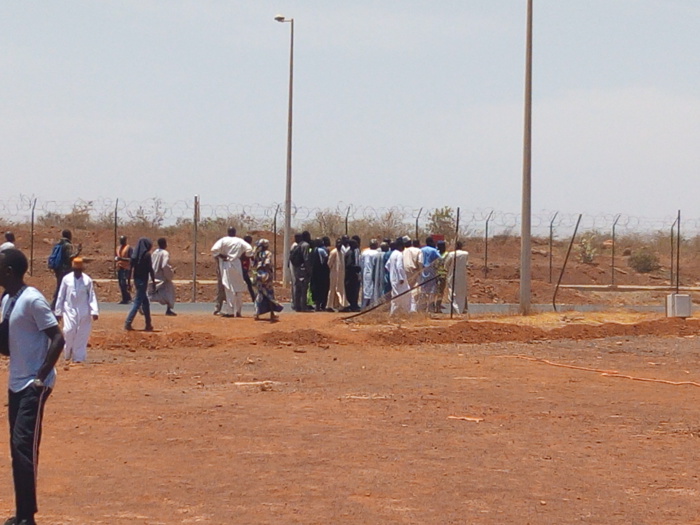 Arrivée de la dépouille de Cheikh Béthio Thioune : Les « Thiantacones » prennent d’assaut l’AIBD (Photos)