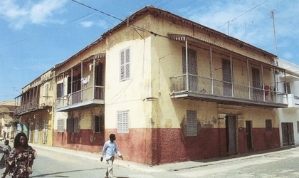 Saint-Louis, une ville-musée en ruine