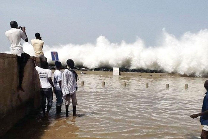 Alerte rouge de la Météo : Une houle dangereuse attendue ce mardi, les pêcheurs interpelés