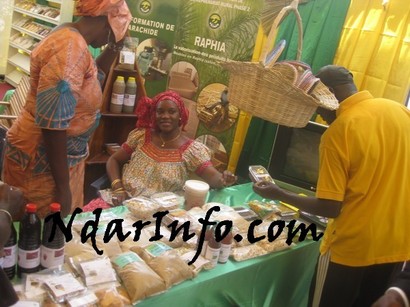 [PHOTOS] Visite des stands et produits exposés à la première foire artisanale de Saint-Louis