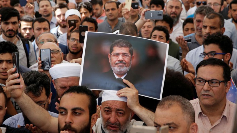 Mort de Mohamed Morsi : une prière rassemble des milliers de personnes à Istanbul Mort de Mohamed Morsi : une prière rassemble des milliers de personnes à Istanbul