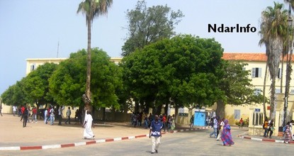 Lycée Cheikh Oumar foutiyou Tall : Grogne des élèves contre  un manque de professeurs et de table bancs