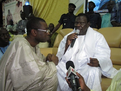 [PHOTOS] Exclusif /  Youssou Ndour est thiantacoune: voici les images de son «diébeulou» devant Cheikh Béthio