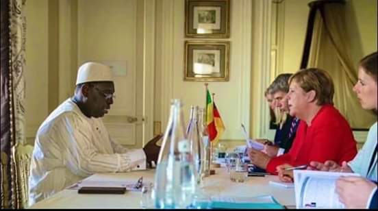 Macky Trop Fort Pour Être Entouré Macky Trop Fort Pour Être Entouré