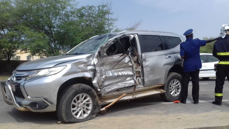 Saint-Louis : Collision entre un bus et un 4x4 (vidéo) Saint-Louis : Collision entre un bus et un 4x4 (vidéo)