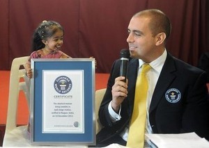 INSOLITE: La plus petite femme du monde se lance dans une carrière politique