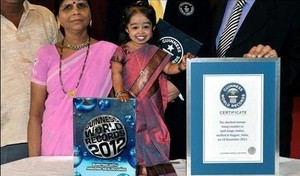 INSOLITE: La plus petite femme du monde se lance dans une carrière politique INSOLITE: La plus petite femme du monde se lance dans une carrière politique