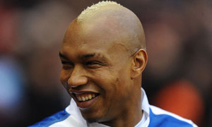 Accusé d'avoir tabassé un joueur, la police anglaise enquête sur El Hadji Diouf