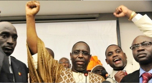Macky Sall ex-æquo avec Wade à Ryad, remporte un bureau à Starsbourg Macky Sall ex-æquo avec Wade à Ryad, remporte un bureau à Starsbourg
