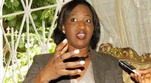 "Awa Ndiaye, Aida Mbodj et Ousmane Ngom sont en train de confectionner des cartes d'électeurs", déclare Zahra Iyane Thiam "Awa Ndiaye, Aida Mbodj et Ousmane Ngom sont en train de confectionner des cartes d'électeurs", déclare Zahra Iyane Thiam