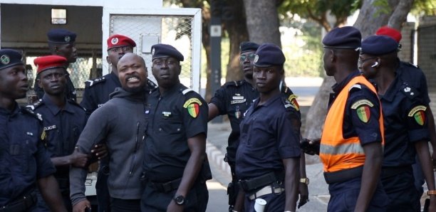 Protestation contre la hausse de l’électricité :  Arrêté devant le palais, Guy Marius Sagna gardé à vue au commissariat du Plateau