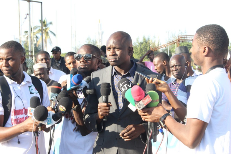 Arrestation de Dr Babacar Diop : Les étudiants et le Saes paralysent les universités aujourd'hui Arrestation de Dr Babacar Diop : Les étudiants et le Saes paralysent les universités aujourd'hui