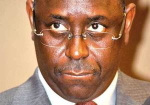 Macky Sall intrigué par un chèque de deux (2) milliards Macky Sall intrigué par un chèque de deux (2) milliards