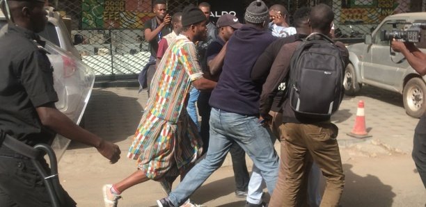 "Policiers déguisés en Baye Fall" : Une plainte annoncée "Policiers déguisés en Baye Fall" : Une plainte annoncée