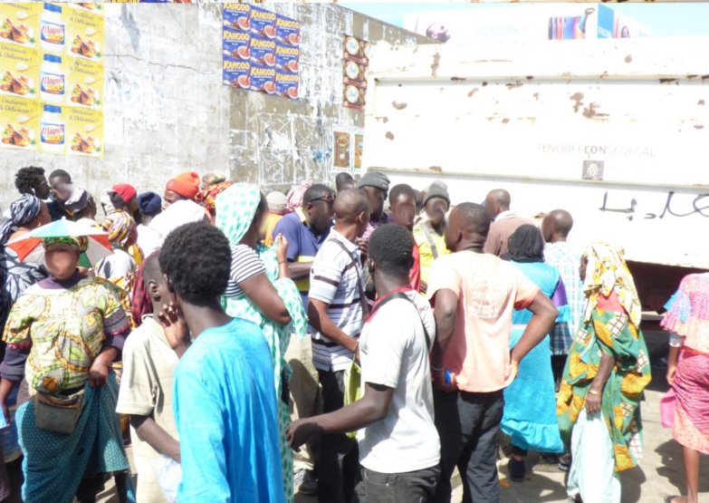 MARCHÉ SOR : Un camion de la Mairie fait marche arrière sur un commerçant MARCHÉ SOR : Un camion de la Mairie fait marche arrière sur un commerçant