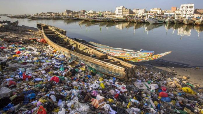 Macky SALL lance un appel à la mobilisation nationale contre l’insalubrité et l’occupation anarchique Macky SALL lance un appel à la mobilisation nationale contre l’insalubrité et l’occupation anarchique