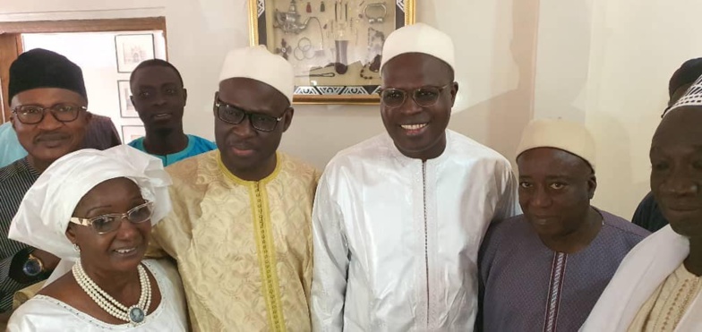 Saint-Louis : Khalifa SALL rend visite à Cheikh Bamba DIÈYE (photos) Saint-Louis : Khalifa SALL rend visite à Cheikh Bamba DIÈYE (photos)