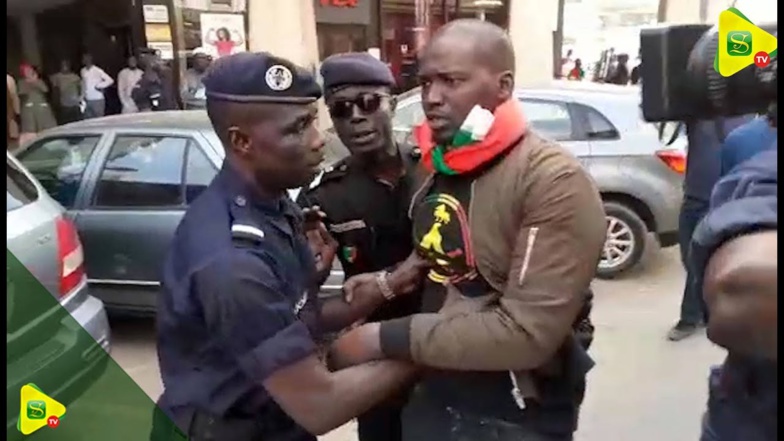 A peine libéré, Aliou Sané menace : « le collectif va accentuer le combat » A peine libéré, Aliou Sané menace : « le collectif va accentuer le combat »