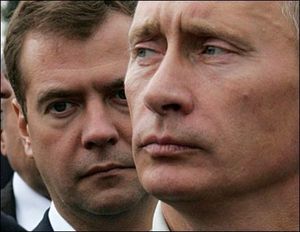 Poutine / Medvedev : quel tandem ! Une comédie politique aux antipodes de la démocratie Poutine / Medvedev : quel tandem ! Une comédie politique aux antipodes de la démocratie