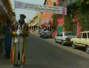 Culture : Joe Ouakam honore la Biennale OFF de Saint-Louis