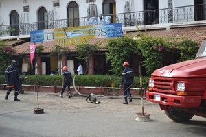 (Photos)Dernière minute : Une annexe de l’Hôtel de la Poste de Saint-Louis a pris feu
