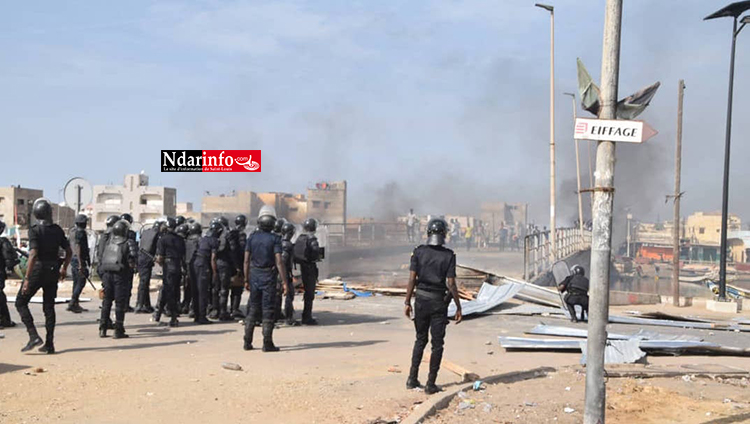 DIRECT - Explosion de colère sur Langue de Barbarie ... (photos)