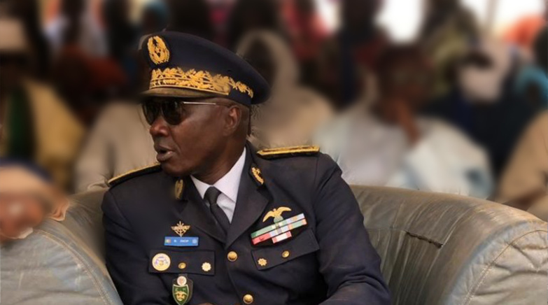 Formation militaire initiale : le CEMGA invite le 12e bataillon d’instruction à relever le défi de la qualité (vidéo)