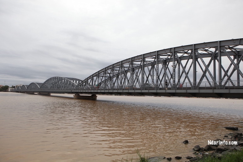 La ferraille du pont Faidherbe vendue à … La ferraille du pont Faidherbe vendue à …