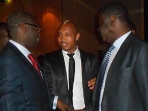 Amara et Diouf fument le calumet de la paix Amara et Diouf fument le calumet de la paix