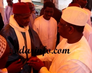 (Photos-Vidéos) La prière de Macky Sall à la grande mosquée de Saint-Louis