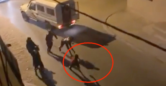 Premier jour de couvre-feu au Sénégal : Ces images qu'on n'aime pas voir de la police. Premier jour de couvre-feu au Sénégal : Ces images qu'on n'aime pas voir de la police.