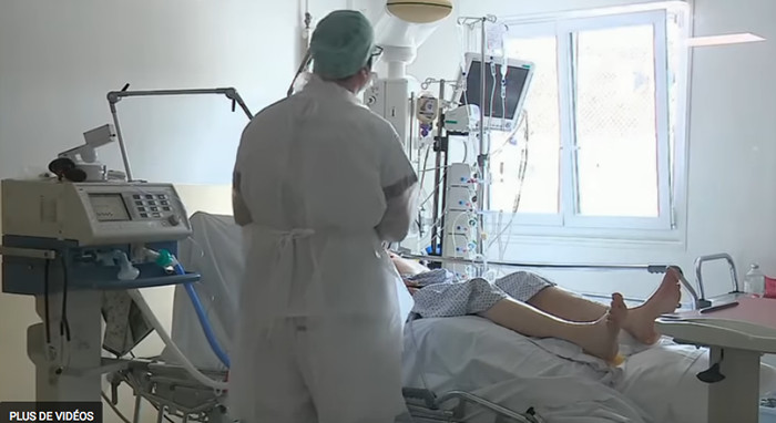 Coronavirus en France : le seuil des 10 000 morts dépassé, le confinement encore resserré Coronavirus en France : le seuil des 10 000 morts dépassé, le confinement encore resserré