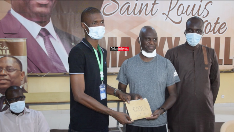 Covid-19 : la COJER de Saint-Louis se joint à la guerre. Mansour FAYE reçoit une enveloppe de … (vidéo)