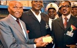 Or de Sabodola: Les dirigeants du régime d’Abdoulaye Wade ont empoché 11 tonnes d’or, en 12 ans Or de Sabodola: Les dirigeants du régime d’Abdoulaye Wade ont empoché 11 tonnes d’or, en 12 ans