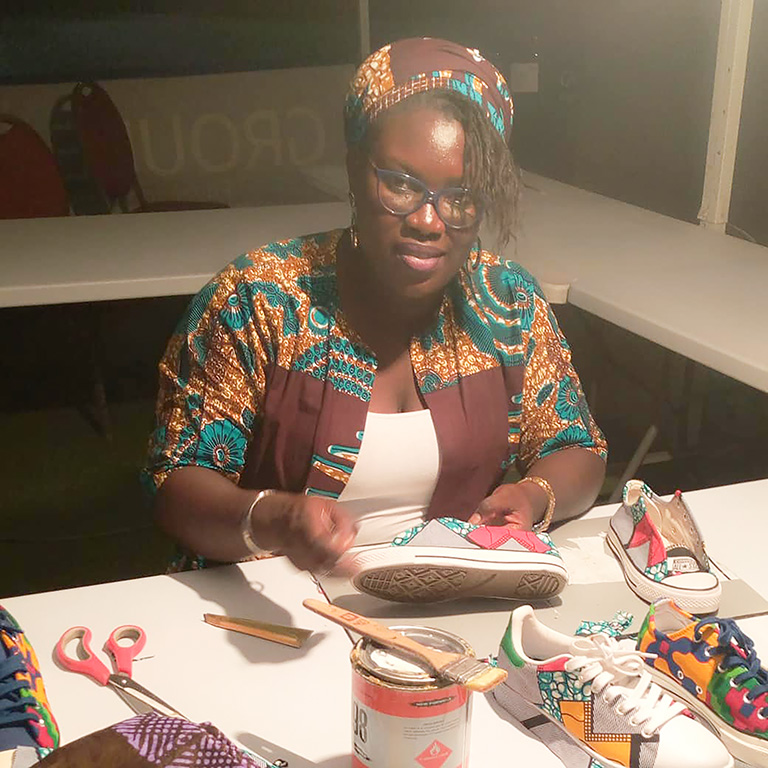 Baya Bathily, Baya Design : Cordonnière et fière de l’être Baya Bathily, Baya Design : Cordonnière et fière de l’être