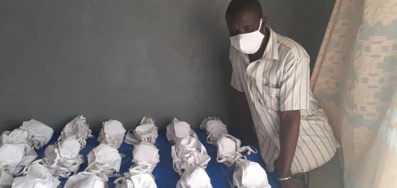 Covid-19/Ndiébène Gandiol : L’association Inside distribue plus de 5.000 masques aux populations (Photos) Covid-19/Ndiébène Gandiol : L’association Inside distribue plus de 5.000 masques aux populations (Photos)