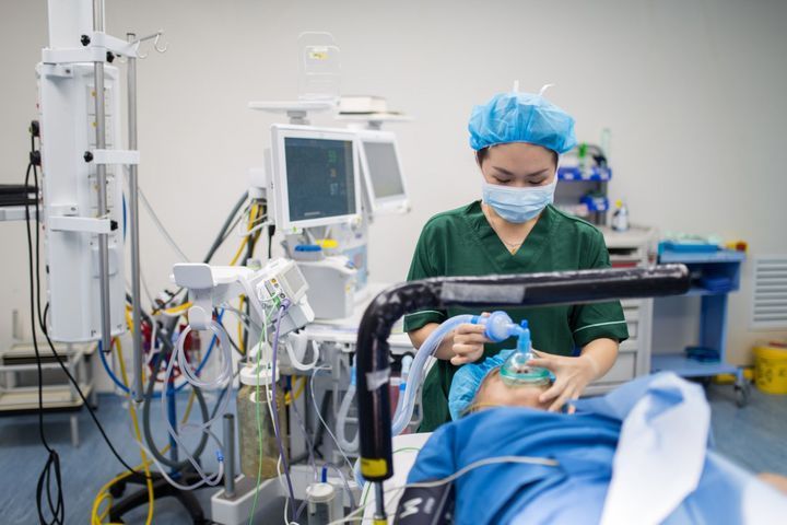 Coronavirus : la France compte 1655 patients en réanimation, un chiffre en baisse Coronavirus : la France compte 1655 patients en réanimation, un chiffre en baisse
